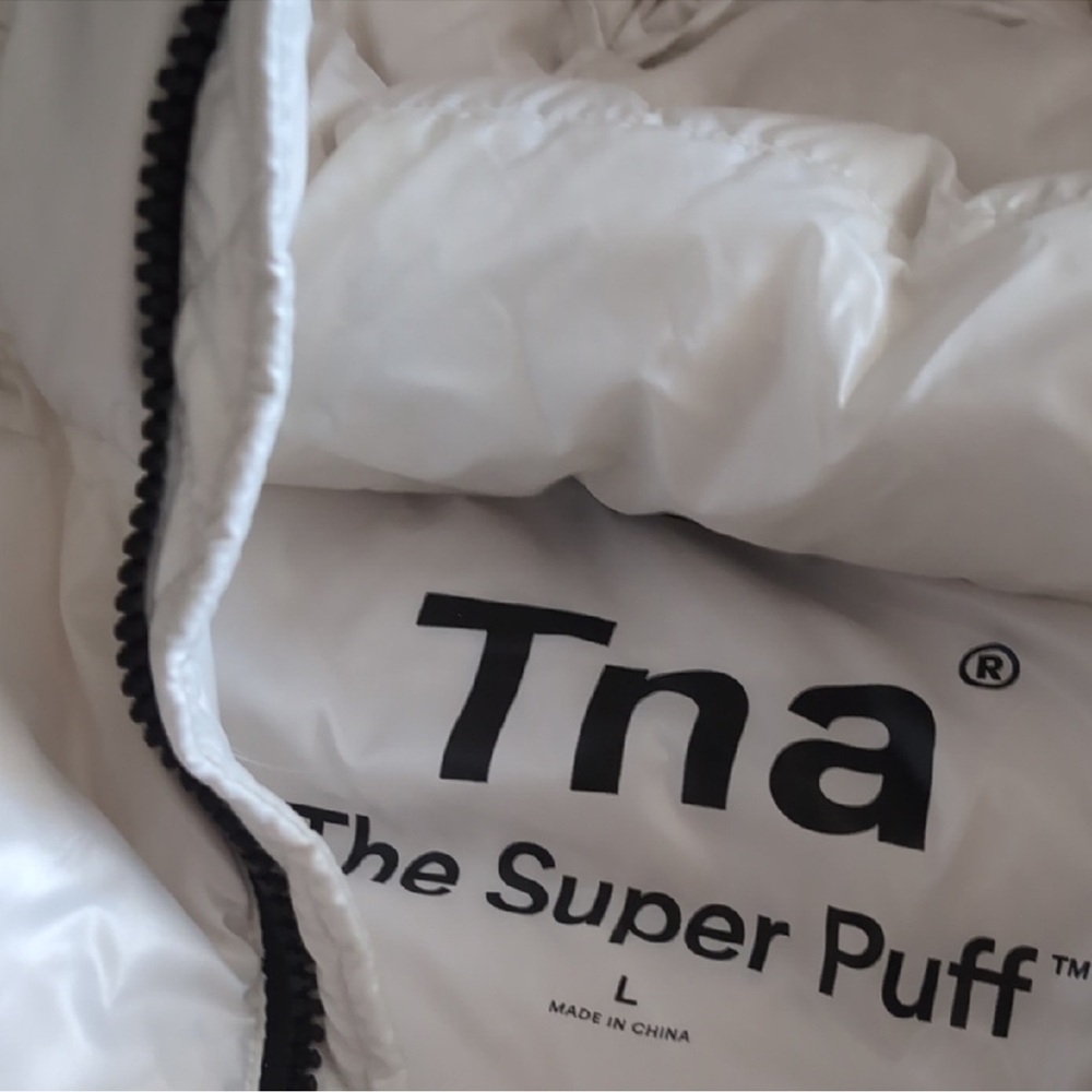 Aritzia TNA SuperPuff Vest White - Picture 6 of 7